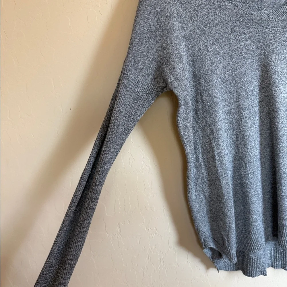 American Eagle Y2K Outfitters Heather Gray V-Neck Sweatshirt Sweater